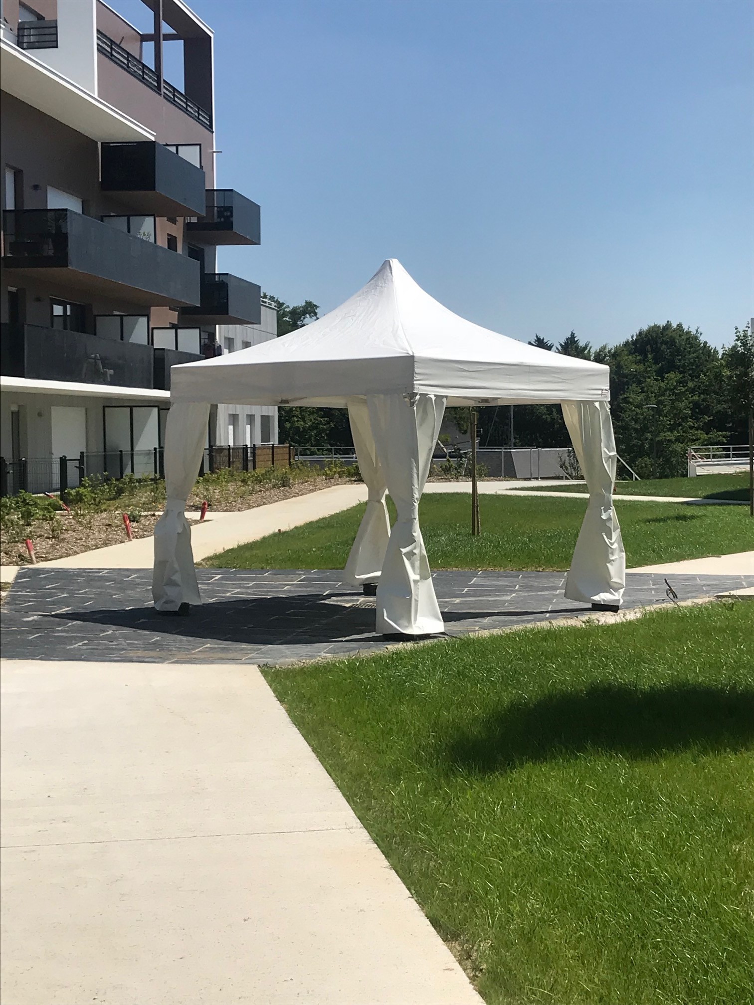 SODIS : Vente de Barnum/Tente Pliable – Montage Rapide